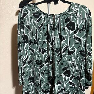 Liz Claiborne Green and Black Leaf Print Blouse